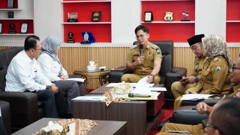 Bupati Egi Gelar Audiensi dengan KPP, KP2LP dan DJB Bahas Strategi Peningkatan Pendapatan Daerah