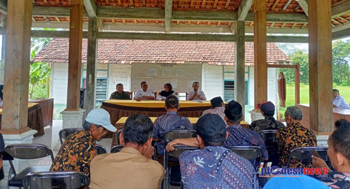 Rapat Addendum Perubahan Anggaran Dana Desa di Desa Bacem
