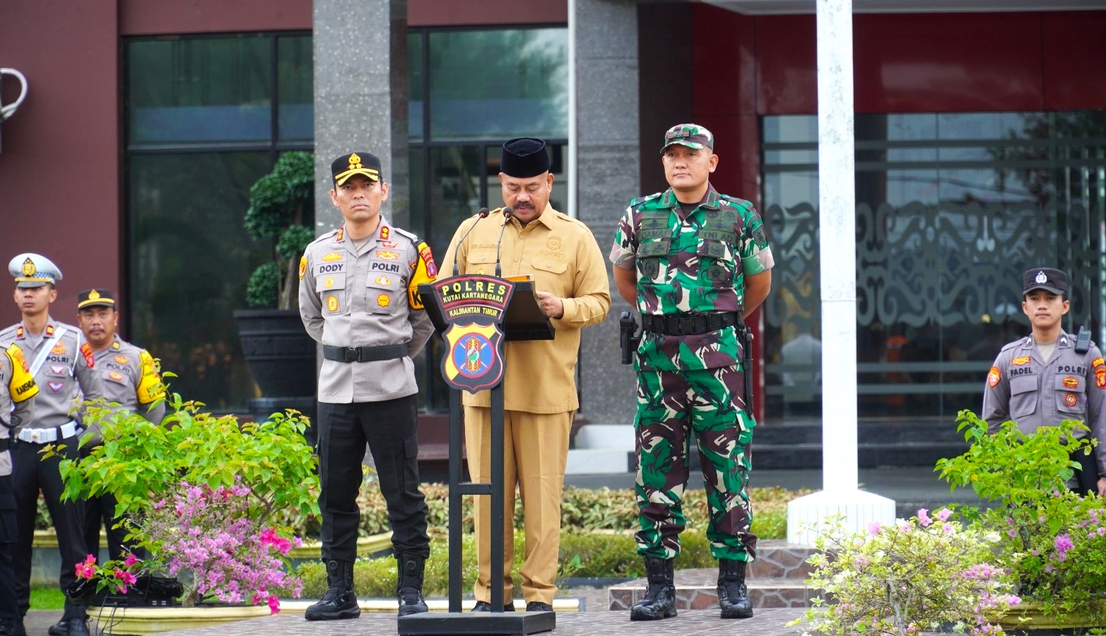 Sinergitas TNI-Polri dalam Pengamanan Jelang Lebaran Idul Fitri, Dandim 0906/Kkr Hadiri Apel Gelar Pasukan Operasi Ketupat 2025