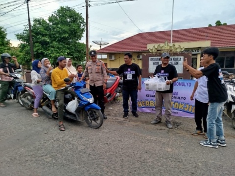 Dibulan Ramadhan, Forjusi dan Forkopimcam Gelar Aksi Berbagi Takjil dan Santuni Anak Yatim