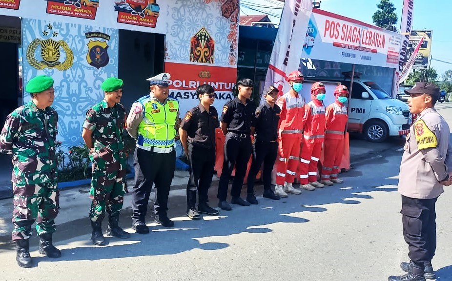 Ciptakan Kondisi Aman, Koramil Samboja Turut Hadir dalam Pengamanan Posko Lebaran