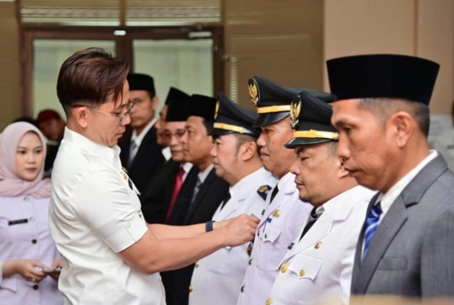 Lantik 8 Pejabat Administrator,”Bupati Egi” Pejabat Jangan Anti Kritik