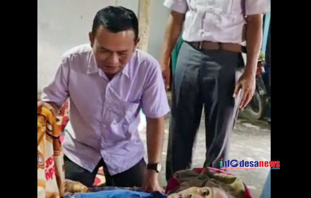 Penderita Stroke Terima Bantuan Kursi Roda, Anggota DPRD Wakili Bupati Serahkan Secara Langsung