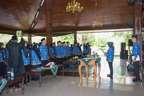 Pemkab Blora Perkuat Mutu Pendidikan dengan Pelantikan 40 Pengawas Sekolah dan Mutasi 77 Kepala Sekolah