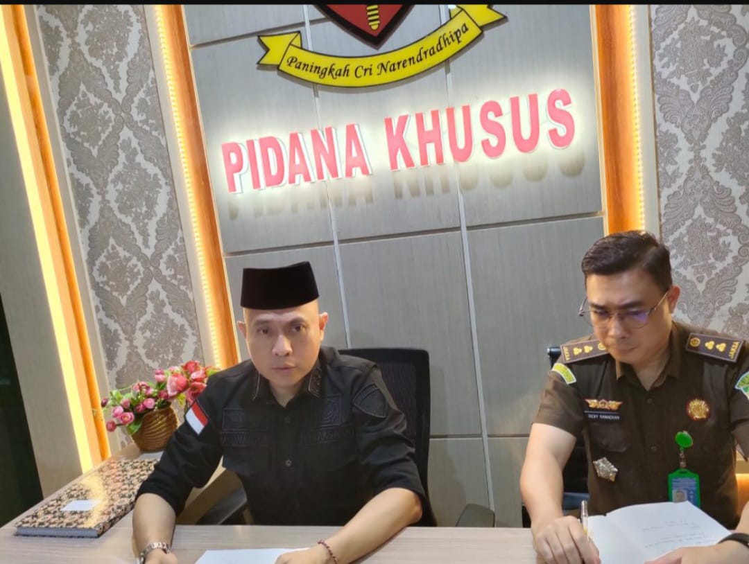Kejati Lampung Serahkan Penanganan Laporan DPP Kampud Ke Kejari Lamteng Terkait Korupsi BOKB Sebesar 8,9 Miliyar