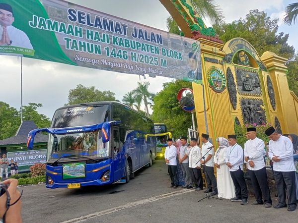 Pemberangkatan Jamaah Haji Kloter Kedua dari Blora Berjalan Lancar