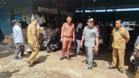 Komisi II DPRD Lamsel Minta Dinas Perdagangan dan Pasar Tertibkan dan Tata Ulang Pemilik Kios