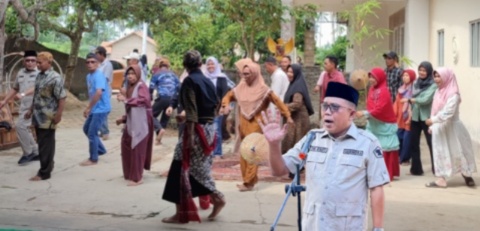 Anggota DPRD Lamsel Dwi Riyanto, Turut Menari Tari Bedana Meriahkan Acara Peringati Hari Lahir Pancasila