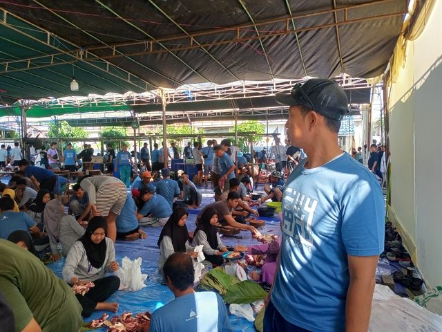 Pemotongan dan Pendistribusian Hewan Kurban di Masjid Moetiah Blora Capai 39 Lembu dan 9 Ekor Kambing 