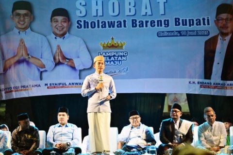 Sholawat Bersama Bupati, Meriahkan Malam Penuh Berkah di Rest Area Masjid Agung Kalianda
