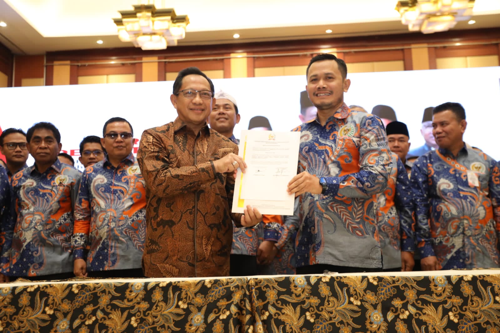 Mendagri Tito Karnavian Lantik Siswanto Sebagai Ketua Umum DPN ADKASI 2025–2030