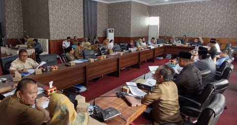 Banggar DPRD Lamsel Gelar Rapat Ranperda Pertanggungjawaban Pelaksanaan APBD Tahun Anggaran 2024