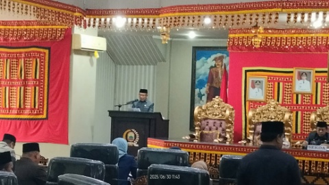 Penyampaian Hasil Pembahasan Ranperda Oleh Sekertaris Banggar