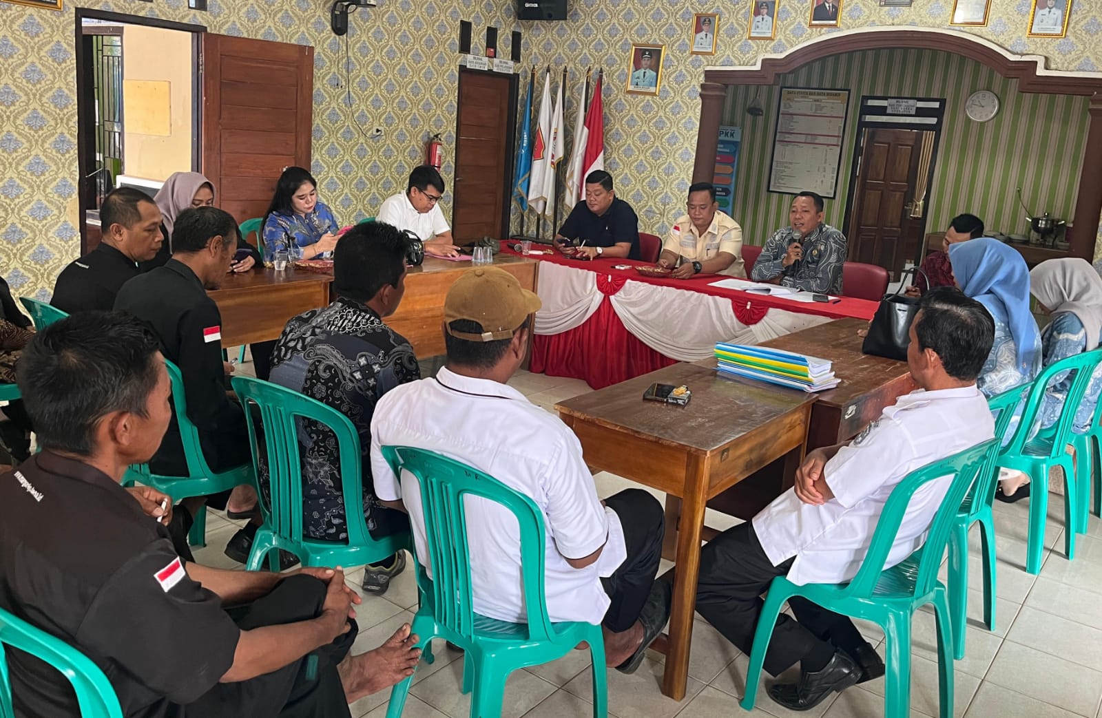 Berto Julian Sambut Baik Pemerintah Kecamatan Jati Agung Dalam Monev APBDes Tahap I Tahun Anggaran 2025