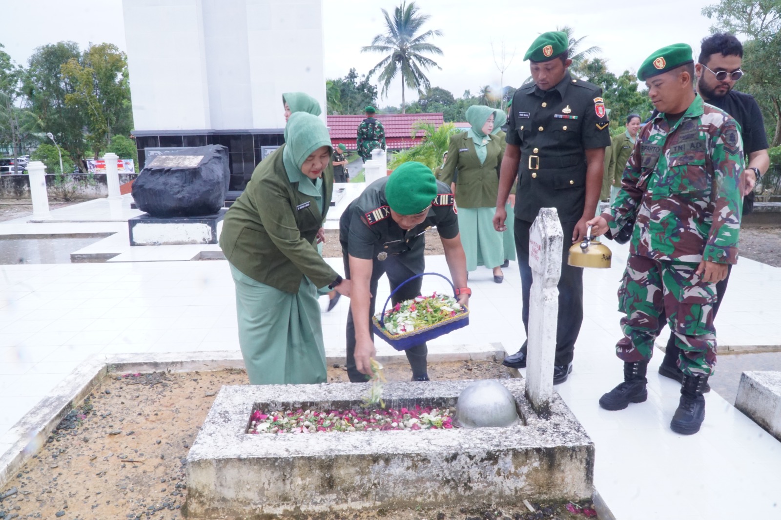 Peringati HUT Kodam VI/Mlw Ke – 67, Kodim 0906/Kkr Gelar Ziarah Dan Tabur Bunga
