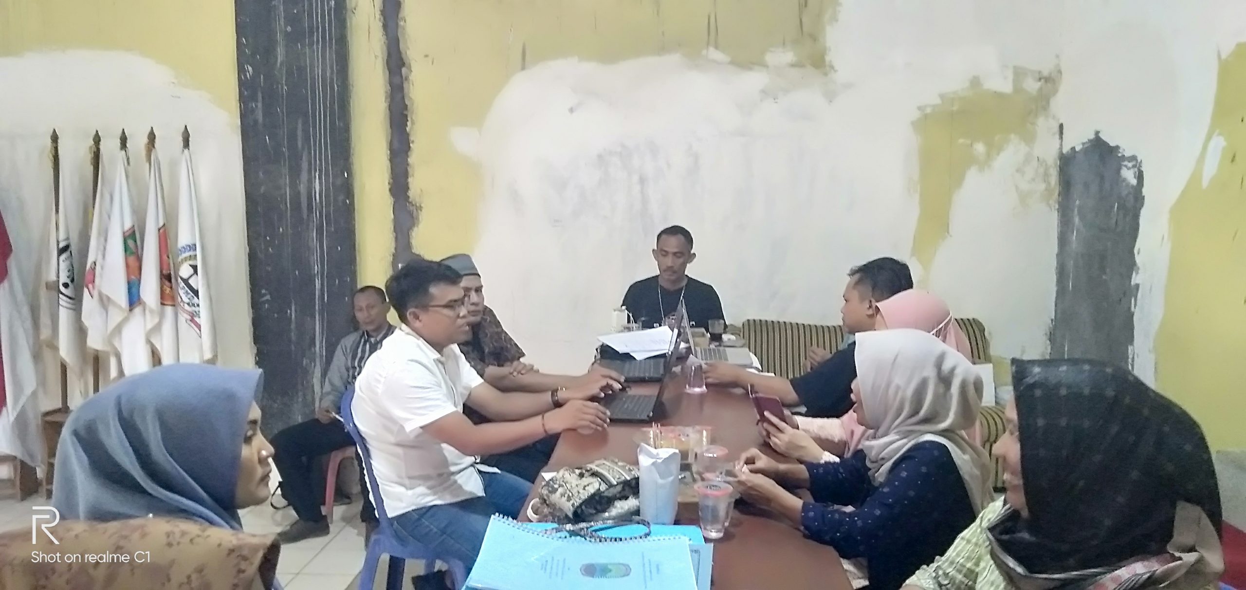 Romsi Kades Karang Sari Apresiasi Pemerintah Kecamatan Serta Pendamping Pada Monev DD Tahap I TA-2025 Di Desa Karang Sari