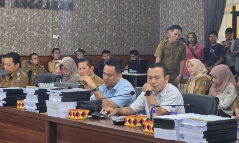 Anggota DPRD, Lamsel, Agus Sartono Guru Tidak Hanya Dituntut Mengajar