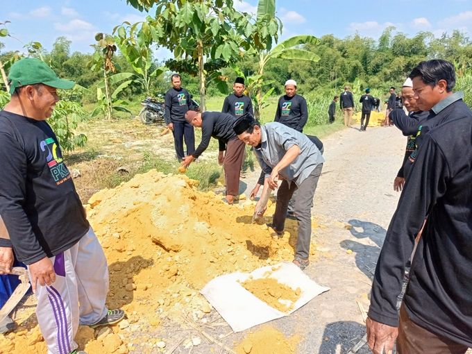 Ketua DPAC Kunduran Gelar Tahlilan dan Perbaikan Jalan dalam Rangka Harlah PKB ke 27