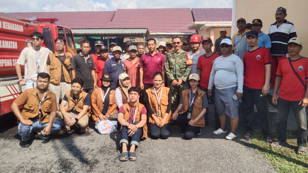Kades Jatimulyo Pimpin Kegiatan Gotong Royong Dalam Gerakan Jumat Bersih