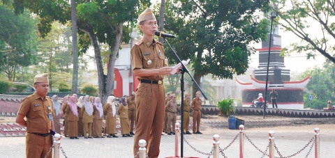 Plt Asisten Administrasi Umum Pimpin Apel Mingguan Pemkab