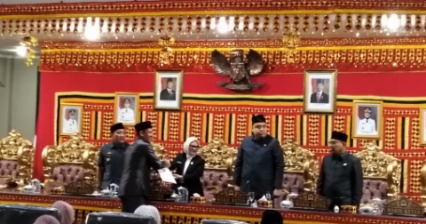 DPRD Lamsel Sampaikan 2 Ranperda dalam Rapat Paripurna