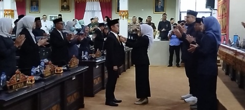 PAW DPRD: Ahmad Al Akhran Dilantik, Isi Kekosongan Kursi Made Sukintre