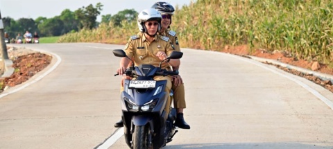 Pesan Bupati Egi Saat Resmikan Ruas Jalan Simpang Tugu Radin Intan