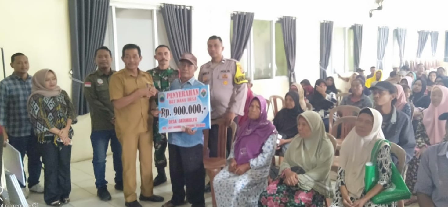 Kades Jatimulyo Pimpin Penyaluran BLT-DD Tahap III Tahun 2025 Kepada 72 KPM