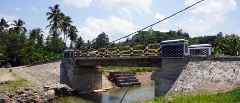 Bupati Egi Realisasikan Pembangunan Jembatan Yang Jadi Penantian Warga Suak Kecamatan Sidomulyo