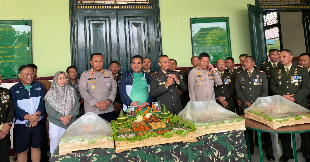 Polres Blora Beri Kejutan Tumpeng di HUT TNI ke-80, Perkuat Sinergi TNI-Polri