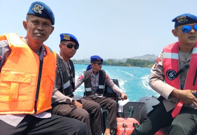 Hari Ketiga Tim Gabungan Polairud Dan Basarnas Terus Cari Korban Lompat Ke Laut Dari KMP Wira Artha