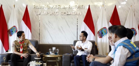 Bupati Egi Kawal Langsung Program Pasang Baru Listrik (BPBL) di Lampung Selatan, Pastikan Seluruh Warga Nikmati Terang