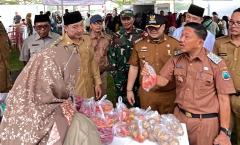 Anggota DPRD Lamsel Fraksi Gerindra Dwi Riyanto Apresiasi Program Pasar Murah, Sampaikan Terima Kasih kepada Bupati