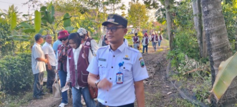 Camat Sidomulyo Instruksikan Masyarakat Awasi Pembangunan dan Laporkan Pekerjaan Tak Sesuai Spek
