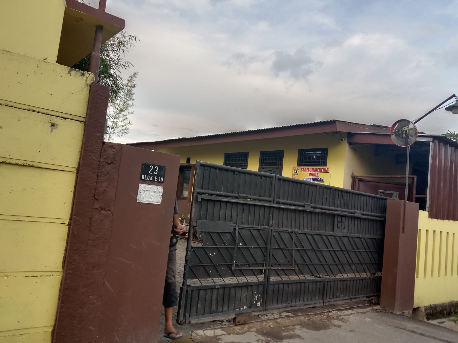 Miris.!Kelima Siswi PKL Di Pabrik Roti Jaya Bakery Diduga Mendapatkan Tindak Pidana Kekerasan Serta Menjadi Korban Bullying
