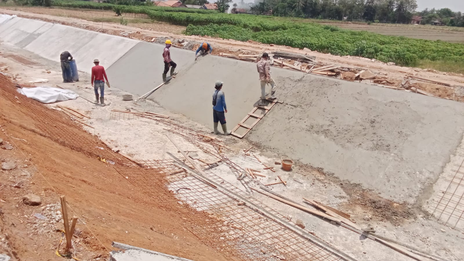 Proyek 92 Miliyar Irigasi Way Sekampung Diduga Amburadul”LSM PRO RAKYAT, Ini Bukan Proyek Rakyat Ini Proyek Asal Jadi