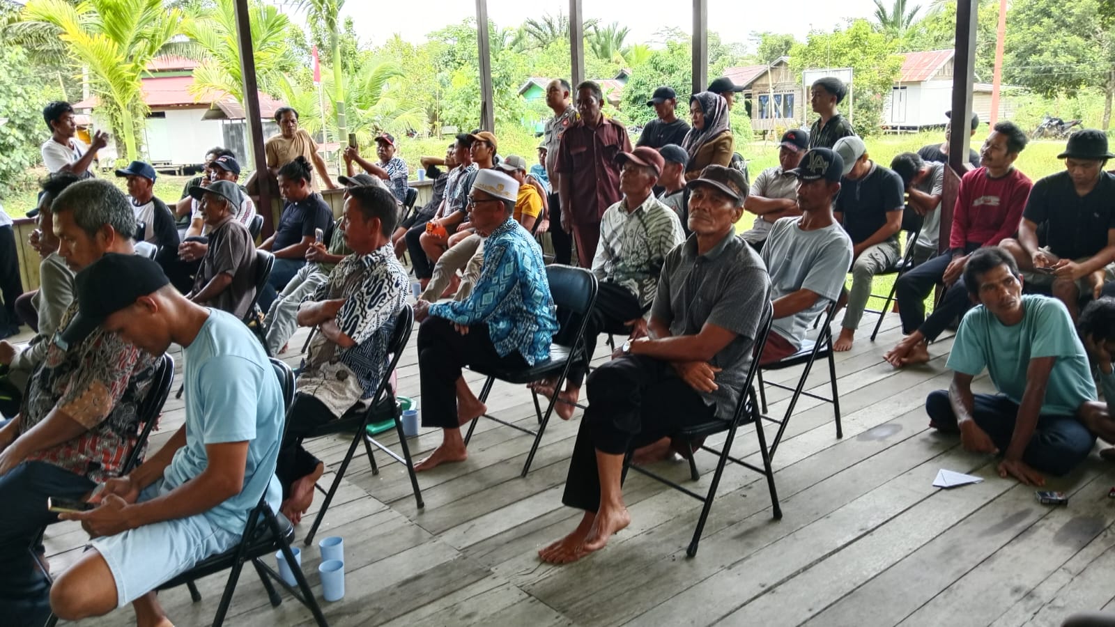Warga Hantipan Geram, Kepala Desa Dituding Tak Transparan dalam Pembangunan