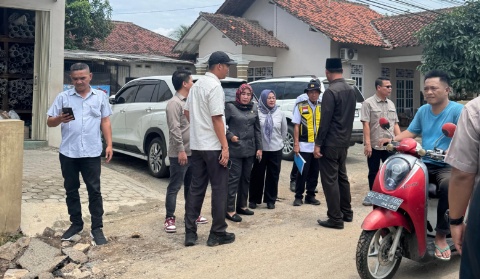 Mutu Proyek Dipertanyakan, Komisi III DPRD Lamsel Temukan Jalan Baru di Way Huwi Sudah Rusak