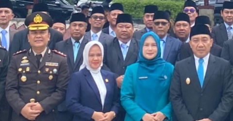 Ketua DPRD Lamsel , Erma Yusneli Ikuti Upacara Hari Pahlawan Ajak Generasi Muda Teladani Semangat Juang