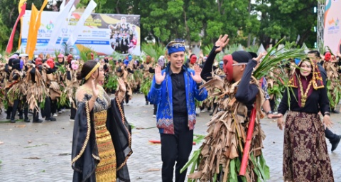 Lampung Selatan Menggebrak Rekor MURI, Aksi Selat Sunda, dan Sorotan Menko Pangan di Lamsel Fest 2025
