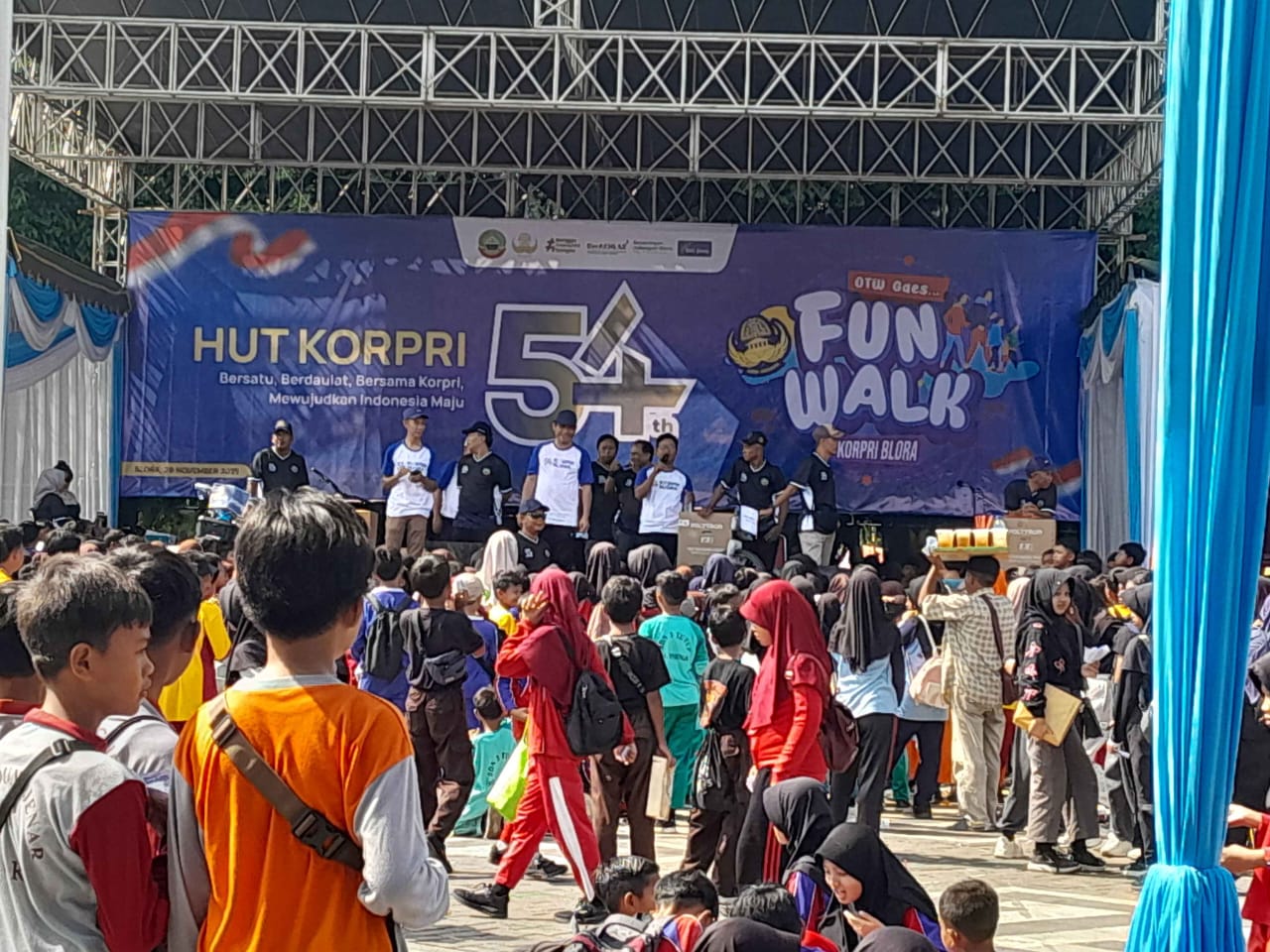 Fun Walk Warnai Rangkaian Peringatan HUT KORPRI ke-54 di Blora