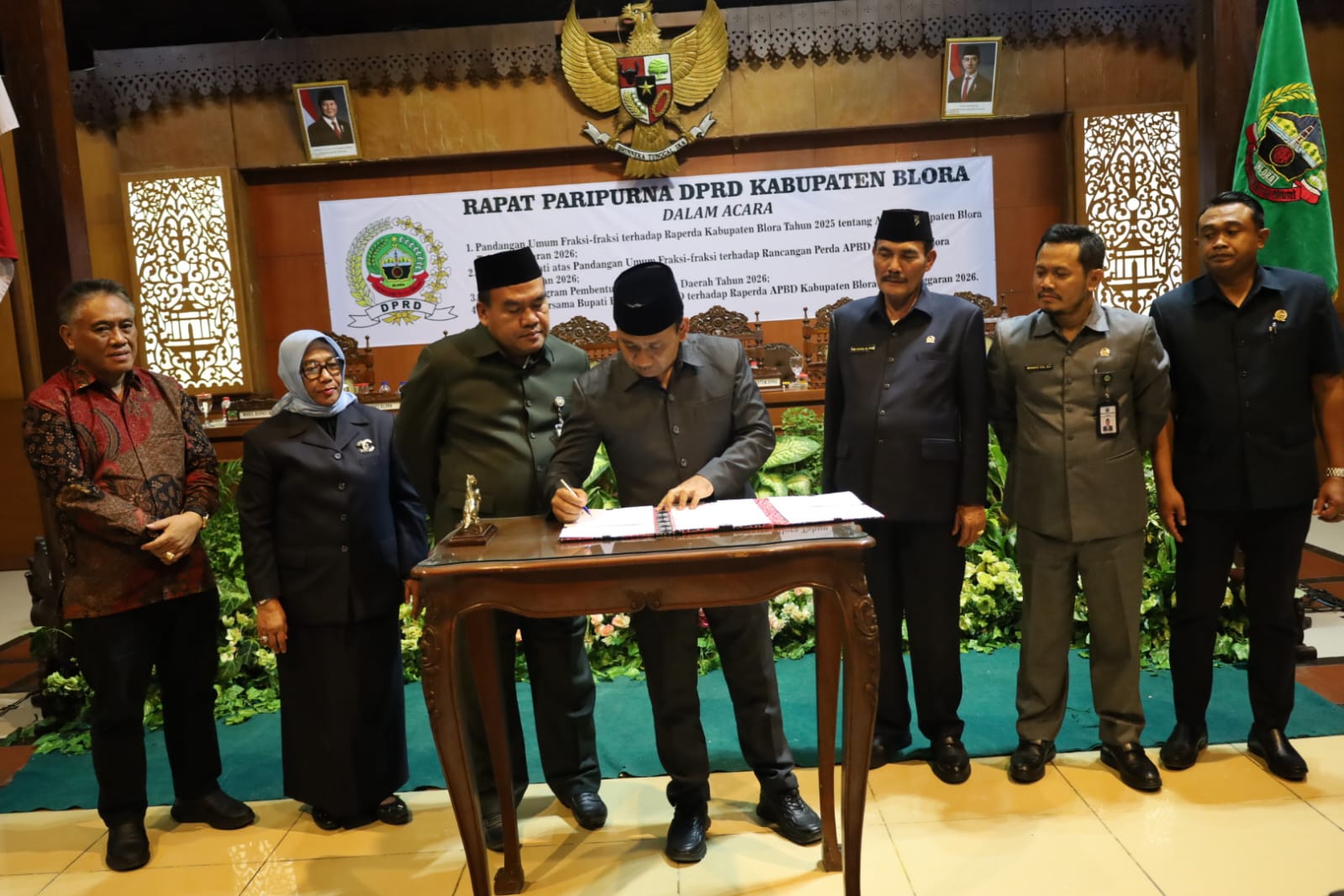 DPRD Blora Gelar Rapat Paripurna Malam Hari Bahas RAPBD 2026