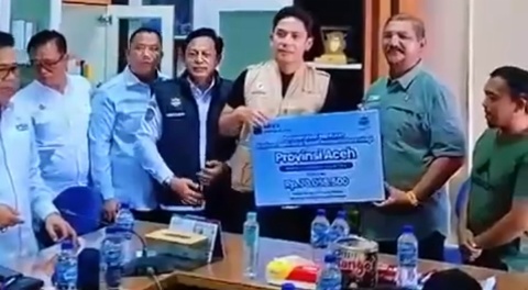 Solidaritas Lintas Daerah, Bupati Lamsel, Radityo Egi Pratama Bersama Apkasi Kunjungi Korban Bencana Aceh