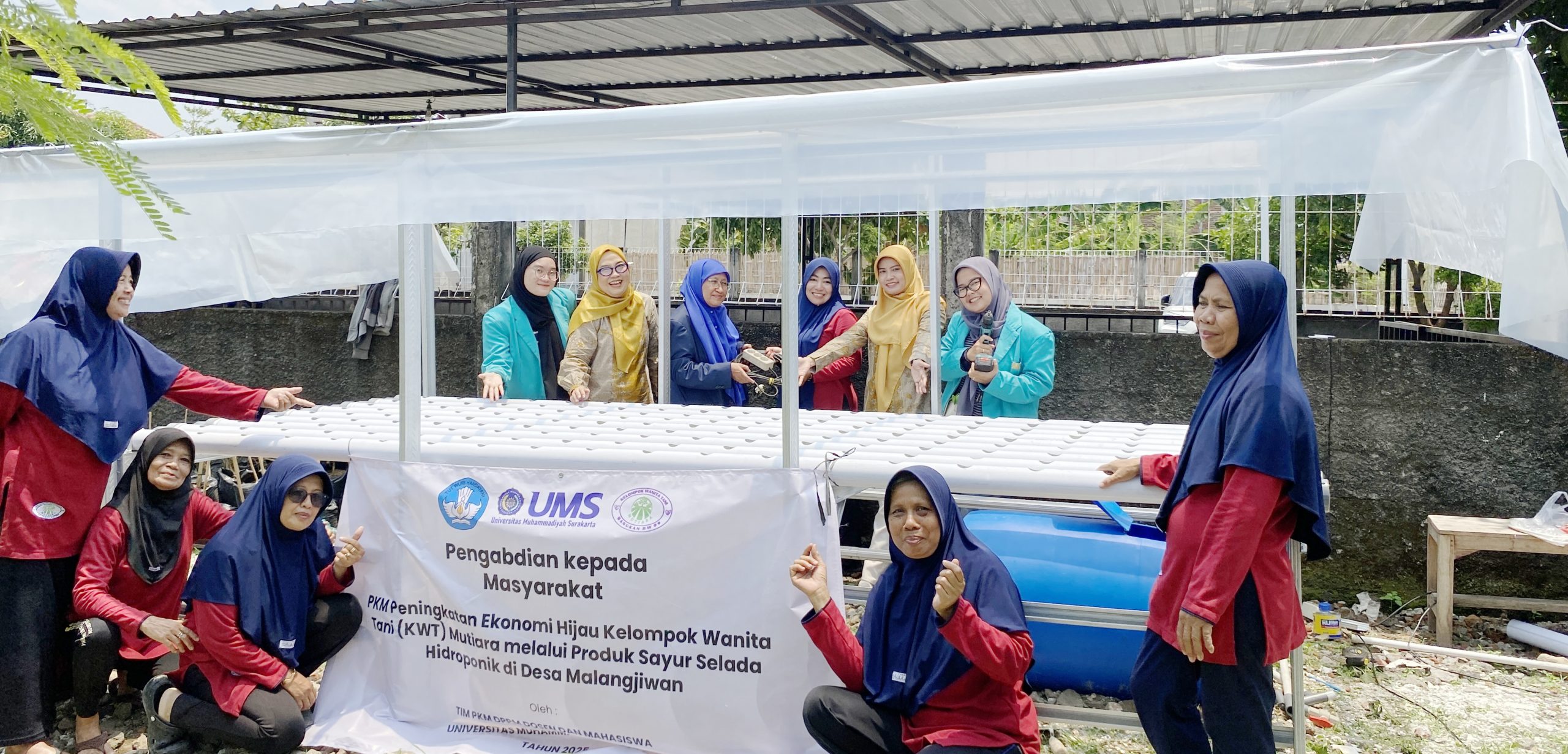 UMS Dorong Ekonomi Hijau Lewat Inovasi Hidroponik di KWT Mutiara