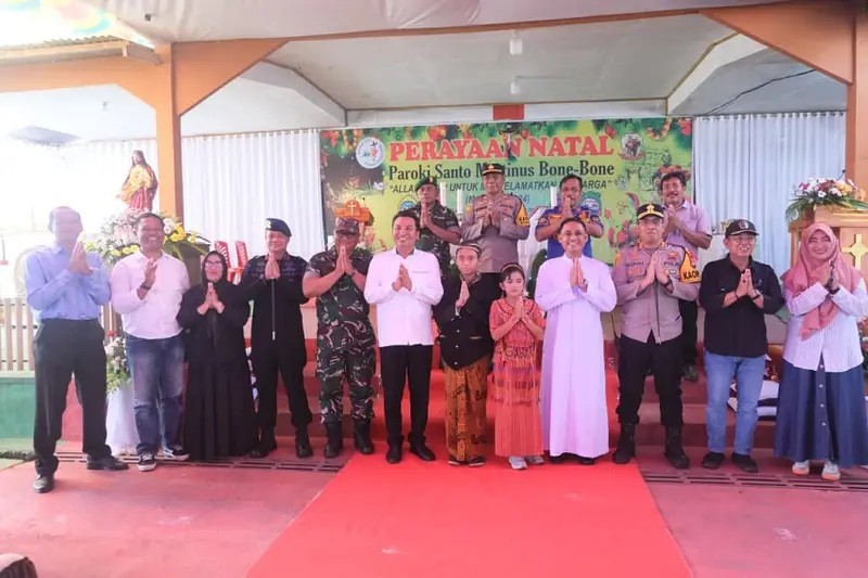 Natal Jadi Momentum Memperkuat Kerukunan dan Kedamaian, Bupati Lutra Pesankan Ini