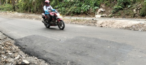 Perbaikan Dipertanyakan, Jalan Sukabanjar–Suak Rusak Lagi