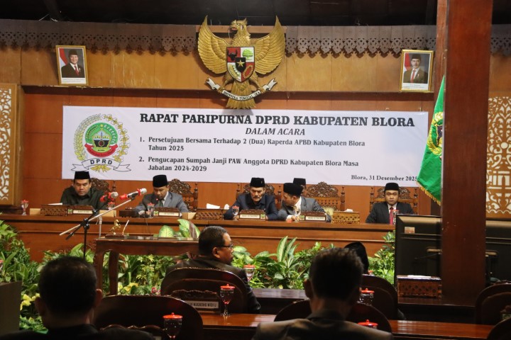 DPRD Blora Sahkan Dua Raperda dan Lantik Anggota Baru dalam Paripurna Akhir Tahun