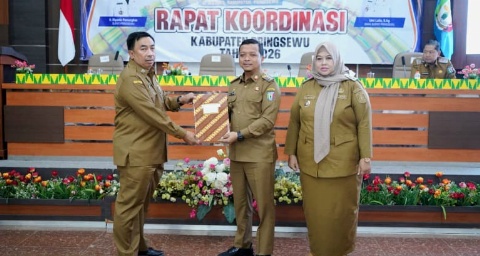 Usai Rakor Bupati Serahkan DPA Kepada Masing-masing OPD