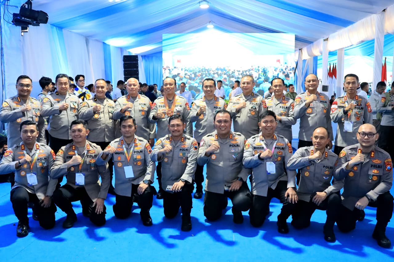 Kapolres Blora Raih Satyalancana Wira Karya Atas Kontribusi Dongkrak Produksi Jagung Nasional