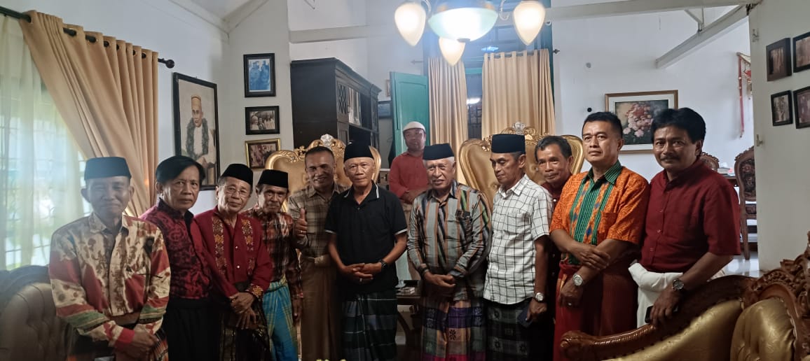 DI Istana Datu Luwu Toraja Baiknya Dimasukkan, Ketum IKAT Tana Luwu Capt Yonathan Tambing Dukung Provinsi